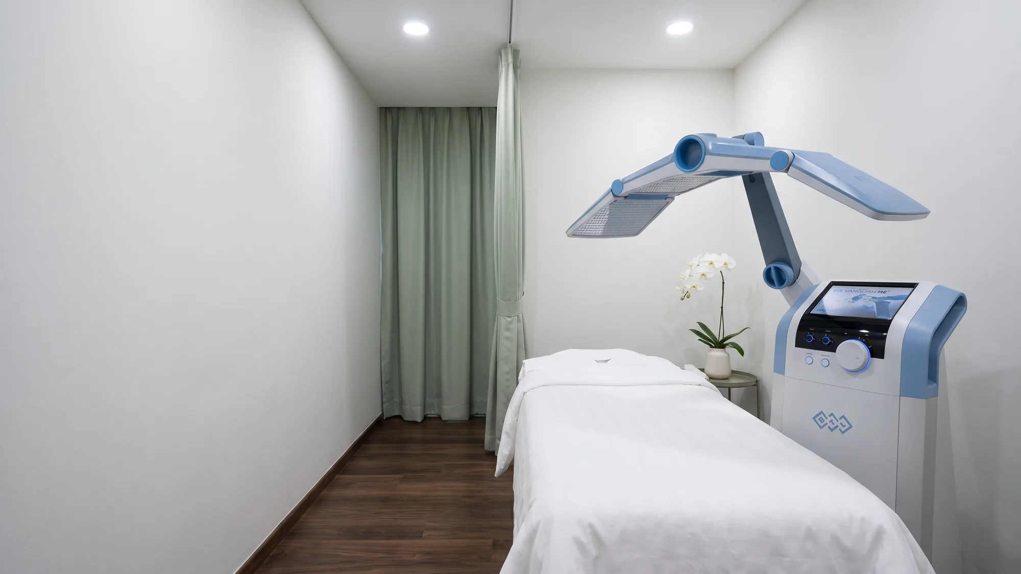 Vanquish ME (RF Fat Reduction) treatment